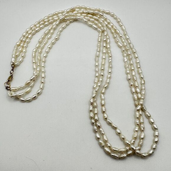 24" and three strands of rice pearls with 14kt yellow gold hardware necklace! - Picture 12 of 14